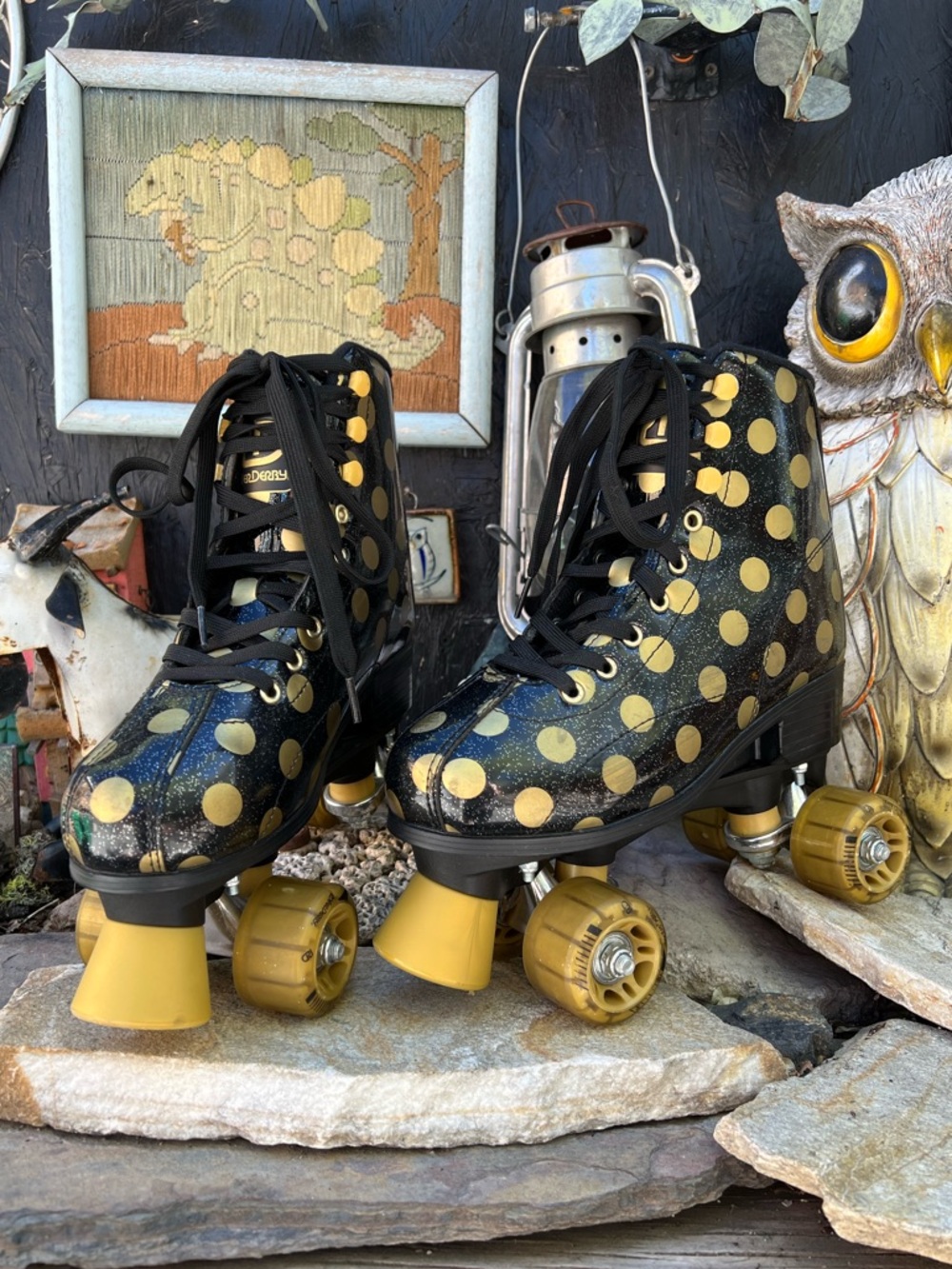 Roller Derby BLACK GOLD Polka Dot Skates girls ADJUSTABLE Size 3-6